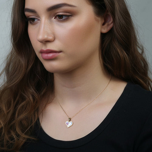Chic Asymmetric Dual-Color Shell Heart Pendant Necklace